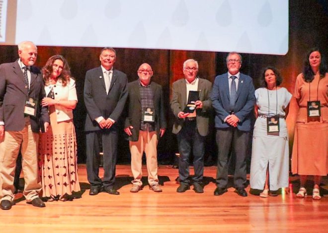 Professor da UFPI recebe Medalha Aluísio Prata em congresso da Sociedade Brasileira de Medicina Tropical